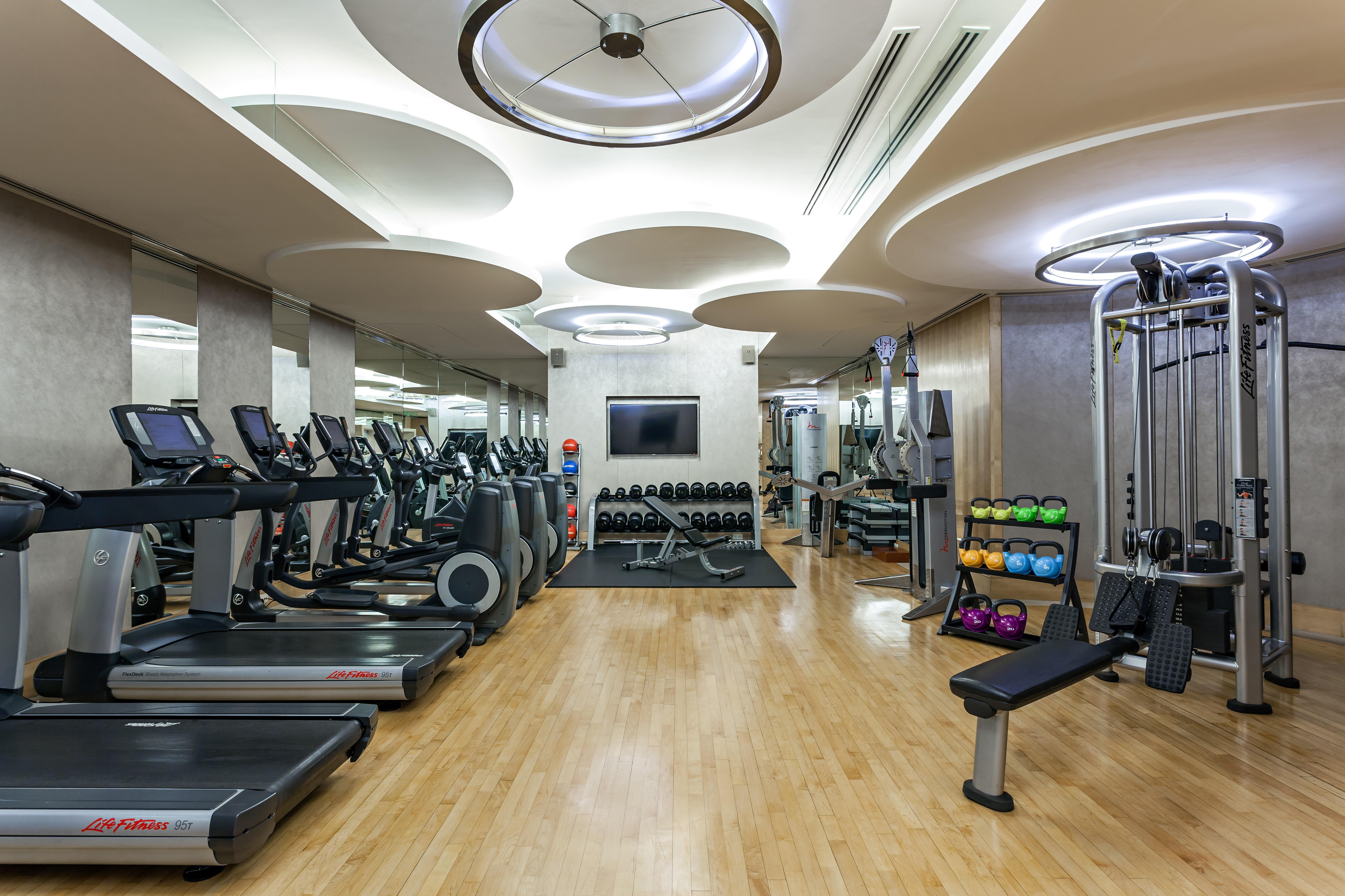 The Peninsula Bangkok Ξενοδοχείο Εξωτερικό φωτογραφία The gym at the hotel